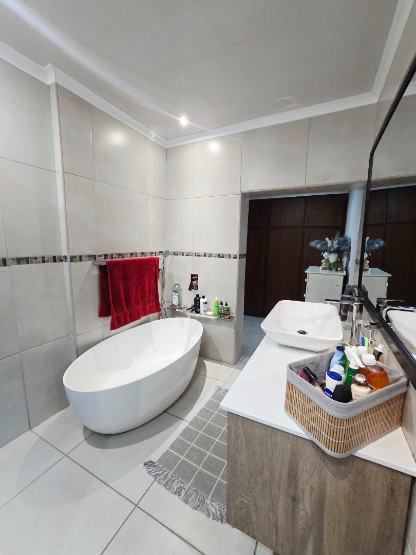 3 Bedroom Property for Sale in La Hoff North West